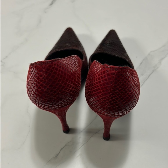Stuart Weitzman Women's Red Pumps - Picture 5 of 5